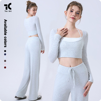 Haut à col halter uni, col rond, taille haute, manches longues, bonnets semi-fixés, sensation seconde peau, respirant, maintien thermique, coupe ample et large