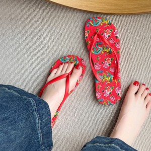 Novedad de verano para mujer, chanclas antideslizantes con estampado de leopardo de suela blanda, zapatos de playa, chanclas de flores rojas grandes transfronterizas con punta abierta - Product Image 4