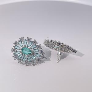 Pendientes de Botón de Circonita Blanca y Verde con Forma de Gota de Agua, Chapados en Oro y Latón, Elegantes y Lujosos de Tianyu Gems para Mujer - Product Image 6
