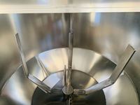 Mélangeur vertical industriel CE pour poudres et granulés plastiques colorés