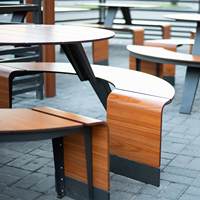 Table de jardin minimaliste, ensemble pique-nique moderne aspect bois avec banc courbé, mobilier public