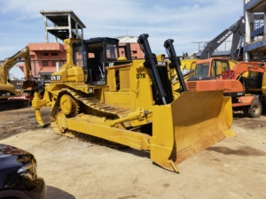 Bulldozer Caterpillar D7R/D8R/D9R d'occasion, faible nombre d'heures d'utilisation, modèle 2018, 90 CV, capacité de bulldozing de 8,6 m, en vente - Product Image 5