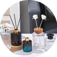 Diffuseur d'huiles essentielles en verre noir personnalisé de 50 ml, 100 ml, 150 ml, 200 ml avec bâtonnets en rotin, diffuseur d'aromathérapie pour voiture