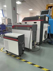 Machine de nettoyage laser à fibre pulsée Bibo 200W, état neuf, à prix négociable, efficace pour l'élimination des graffitis et des traces de fumée - Product Image 5