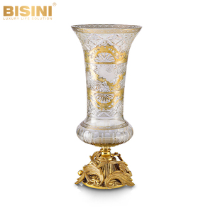 Vase en verre de cristal européen de luxe à large ouverture, base en cuivre coulé artisanal avec motif végétal doré pour une décoration é<span class=keywords><strong>l</strong></span>égante de la maison - Product Image 1