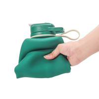 Bouteille d'eau en silicone de qualité alimentaire de grande capacité 2,2 L, design moderne Emerit 2026, anti-fuite, pour la salle de sport, le camping, la randonnée, la course à pied