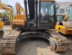 Excavatrice Doosan 225LC-9T d'occasion, 21,5 tonnes, faible nombre d'heures de travail, moteur et pompe en bon état, à vendre avec rapport - Product Image 5