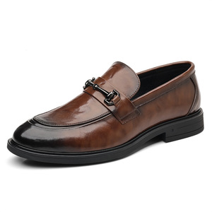 Mocassins en cuir véritable pour hommes, bout rond, à enfiler, semelle en caoutchouc antidérapante, chaussures de mariage, mode automne, marron - Product Image 5
