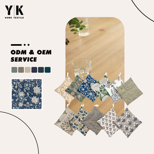 Bloc à main à fleurs de créateur Porte-pot bleu Impression sur polyester/coton Botanique Ferme Rusty Manique Cuisine Cadeau - Product Image 1