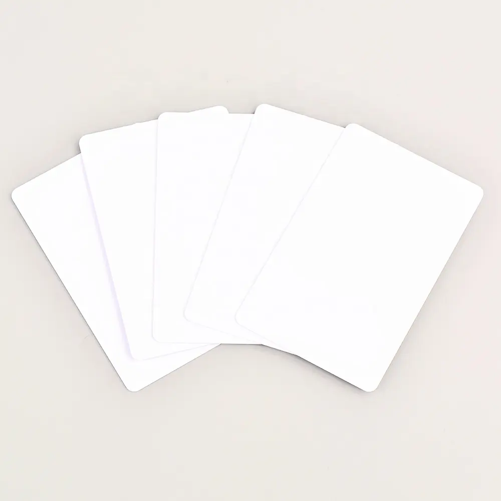 F08บัตรเปล่าสีขาวสำหรับนักเรียนจ้างบัตรประจำตัวประชาชนบัตรเครดิตขนาดวัสดุพีวีซี