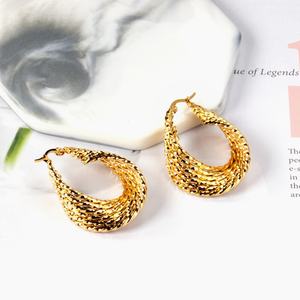 ต่างหูห่วงทองคำหรูหรา ชุบทอง 18k ป้องกันการแพ้ เหมาะสำหรับผู้หญิง - Product Image 6