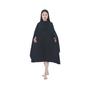 Fabbrica Custom Logo nero parrucchiere scialle impermeabile da barbiere mantelle di alta qualità per il taglio dei capelli <span class=keywords><strong>mantella</strong></span> per la <span class=keywords><strong>donna</strong></span> - Product Image 5