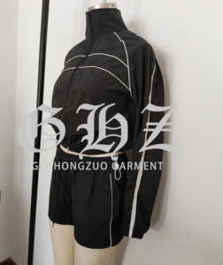 ชุดกันลม2ชิ้นเสื้อแจ็คเก็ตแขนยาวซิปกางเกงขาสั้นชุดออกกำลังกายสีตัดกันโลโก้ออกแบบได้ตามต้องการ - Product Image 4