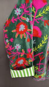 Veste courte en velours brodé vintage Suzani, veste en velours doux, vêtements pour femmes, manteau pour femmes - Product Image 3