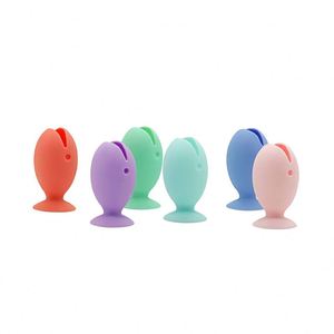 Support de brosse à dents en silicone en forme de poisson mignon avec base à ventouse, étui portable pour brosse à dents, idéal pour la salle de bain et les voyages, prêt à être expédié - Product Image 2