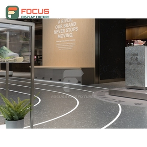Solution Intégrée pour Magasin : Éclairage LED et Affichage pour Îlot de Présentation – Solution Complète pour Magasin de Vêtements - Product Image 1