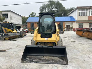 Chargeuse compacte sur pneus d'occasion CAT 236D, 55 kW, godet de 0,5 m³, pour la construction, l'aménagement paysager et la manutention de matériaux - Product Image 3