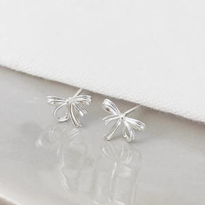 Boucles d'oreilles spirales à nœud papillon, design simple et atmosphérique avec une petite personnalité et un tempérament <span class=keywords><strong>pour</strong></span> les ongles, les os et les oreilles - Product Image 3