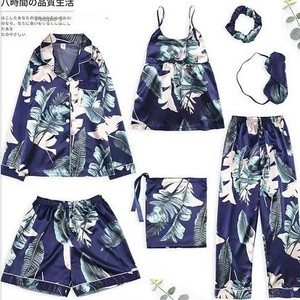 Lussuoso Set Pigiama Estivo da Donna in Sette Pezzi: Completo a Maniche Lunghe, Pantaloncini e Canotta con Motivi Gru in Seta Ghiaccio Traspirante - Product Image 5