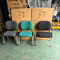 Chaises de formation robustes bleues et marron en gros à prix abordable, chaises de conférence empilables en tissu avec cadre métallique personnalisé pour hôtels
