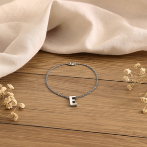 Tobiller – chevillère en acier inoxydable avec lettre E, design minimaliste, bijoux à la mode pour femmes - Product Image 2