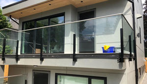 Moderne ringhiere in vetro senza cornice Design per esterni in legno, corrimano in vetro con intaglio, ringhiera - Product Image 5