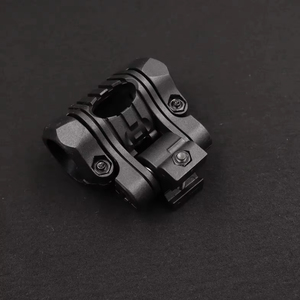 Soporte Ajustable de Nylon para Linterna de Casco, Abrazadera Táctica para Linternas de 25mm y Actividades Nocturnas al Aire Libre - Product Image 3