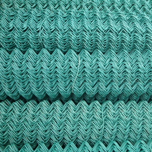 Malla de Alambre Galvanizada con Recubrimiento de PVC para Granjas y Campos, Rollos de Malla Metálica Galvanizada Industrial de 6, 7 y 8 Pies en Venta - Product Image 2