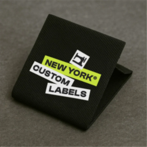 Etiquetas de poliéster de 25 mm para prendas, las más vendidas, con diseño de logotipo, etiquetas impresas para ropa - Product Image 1