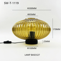 Lampe de table artistique pour chambre à coucher, lampe décorative de chevet, lampe d'hôtel au design simple, abat-jour moderne, petites lampes de chevet en verre à vendre