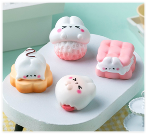 Juguetes de Comida de Resina 3D con Forma de Conejo, Galletas Sandwich, Cupcakes, Macarons, Galletas de Mantequilla, Algodón de Azúcar, Fresas con Crema para Niños - Product Image 4