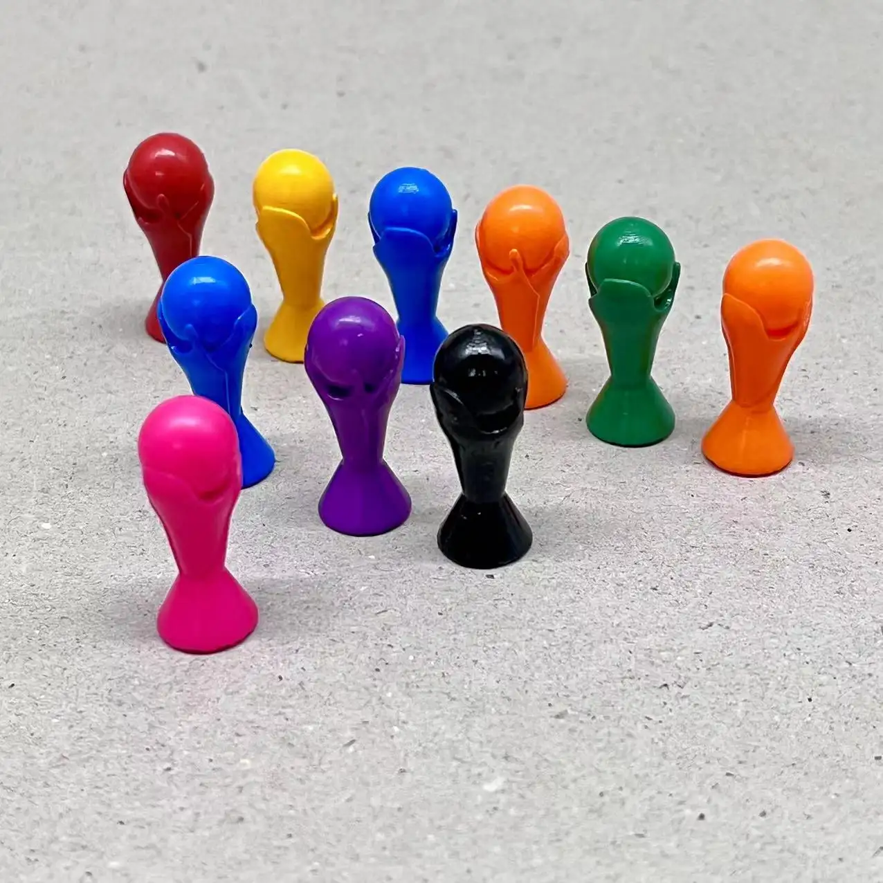 Transluzente Rollpfeifen heißer Verkauf Kunststoff-Pfeifen Rollenspiel-Requisiten für Brettspiele Lernen Spielstücke