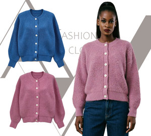 Cardigan en <span class=keywords><strong>tricot</strong></span> côtelé diagonale personnalisé OEM pour femme, avec boutons en perles, manches bouffantes oversize et coupe courte - Product Image 2