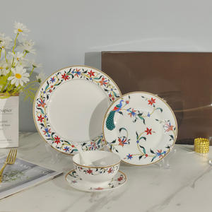 Service de table de luxe 5 pièces en porcelaine fine motif paon anglais, collection Europe Palace Royal, avec kit de tasses - Product Image 5