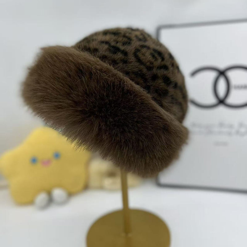 น้ำตาลอ่อน