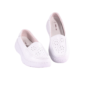 2024 nuovo accetta <span class=keywords><strong>scarpe</strong></span> da <span class=keywords><strong>lavoro</strong></span> ospedaliere impermeabili comode e scivolose in pelle bovina personalizzate - Product Image 3