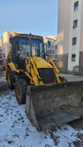 Chargeuse-pelleteuse d'occasion JCB 3CX robuste 4x4, machine de construction d'origine, godet de 2 m, moteur de 109 CV, 8800 kg, composants hydrauliques - Product Image 2