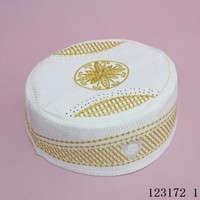 Nuevo diseño Hui Muslim Worship Cap Hilo dorado Estilo de personaje bordado Sombrero usable para exteriores