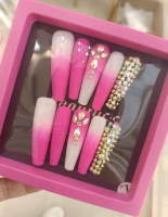 Boîte de faux ongles à presser faits main 2024, design acrylique 3D de haute qualité, vente en gros, ongles artificiels courts forme cercueil faits à la main