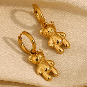 Boucles <span class=keywords><strong>d</strong></span>'oreilles créoles hypoallergéniques 3D Golden Bear sans ternissure pour femmes Fashion Forward Daily - Product Image 4