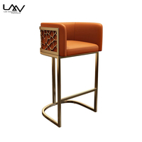 Chaise de bar moderne luxueuse en métal doré chaise haute en cuir orange pour hôtel restaurant cuisine