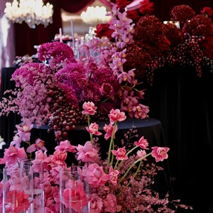 Série Rose Rouge, fleurs artificielles réalistes en soie, arrangement de décoration pour salle de mariage et chambre - Product Image 2