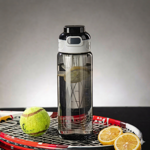 Bouteille de sport en PC anti-fuite et résistante à la chaleur, grande capacité 850 ml, infuseur à fruits, pour boire directement, portable, avec boucle de transport - Product Image 1