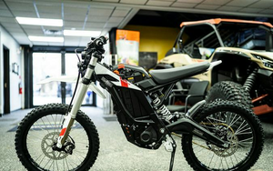 Moto tout-terrain électrique Zero XB robuste, moteur à couple élevé, longue autonomie, pour la conduite sur sentier - Product Image 3