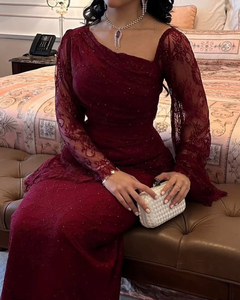 Vestido Maxi Ajustado de Encaje Borgoña con Pedrería, Sin Mangas, para Eventos Formales, Fiestas y Bodas - Product Image 5