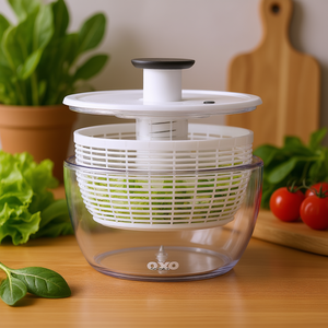 Essoreuse à salade Oxo Good Grips 2,5 Qt avec couvercle et panier pour légumes et verdure frais - Product Image 3