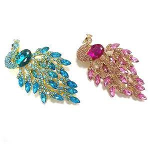 Broche de pavo real de Animal de aleación de Zinc, broche de joyería de moda con diamantes de imitación de cristal de colores mezclados para regalo