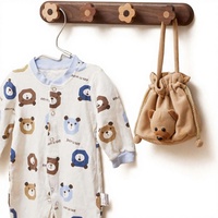 Porte-manteau mural moderne en bois en forme de fleur pour enfants, robuste, avec crochets pour suspendre vêtements et sacs, idéal pour entrée et chambre