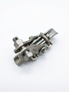 Pince de suspension XGU pour équipement de ligne sur poteau en acier galvanisé, norme IEC - Product Image 2