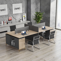Poste de travail de bureau modulaire pour 4 personnes au design moderne avec rangement fait de meubles en mélamine durables